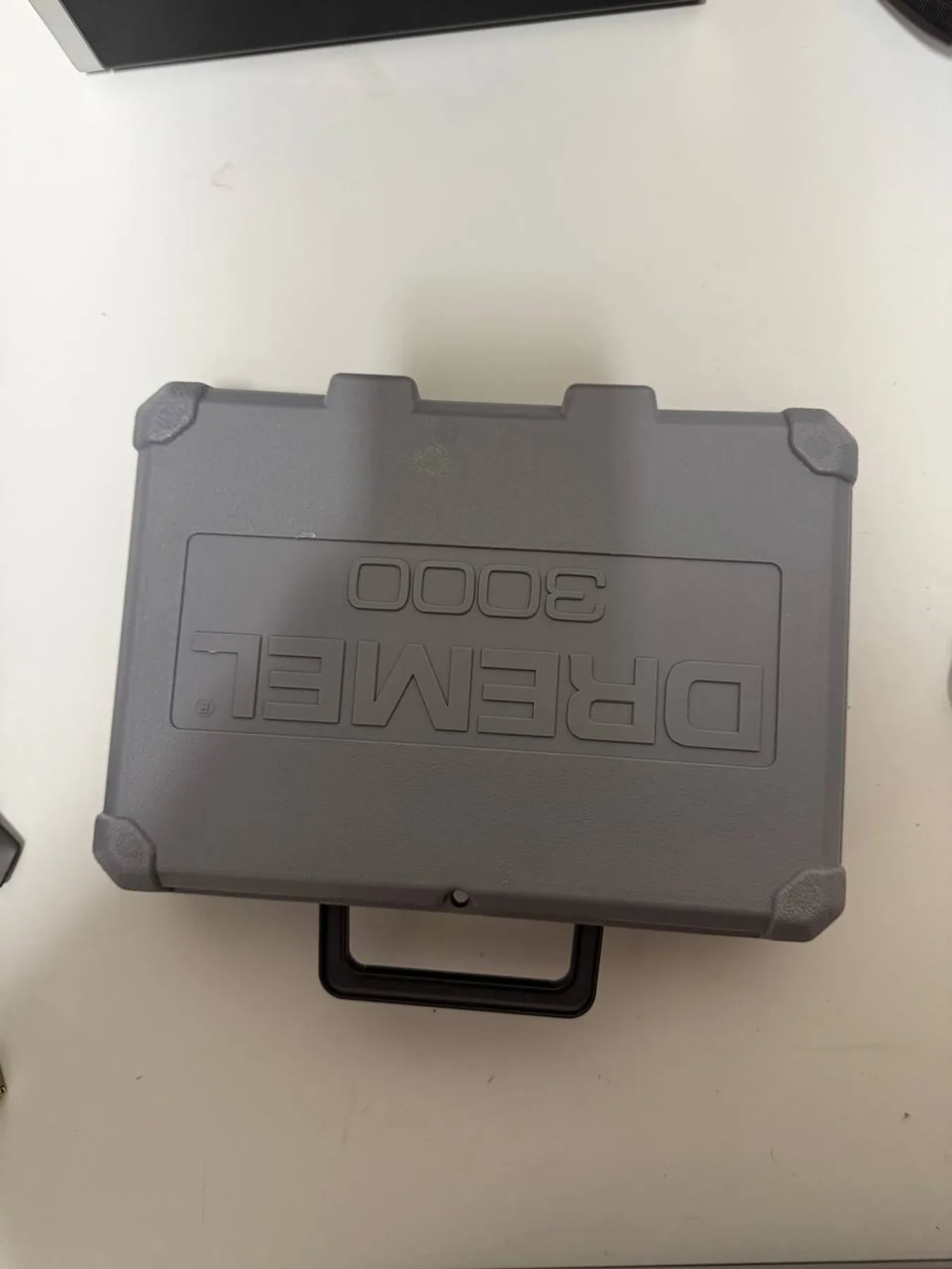 Closed Dremel 3000 hard carrying case
